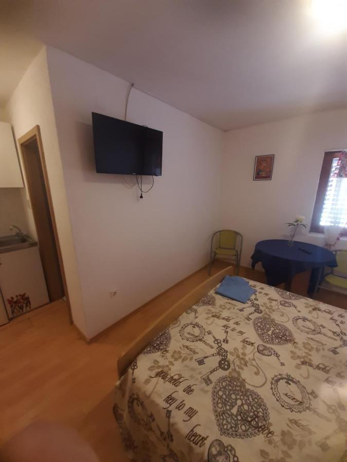 Milunovic Apartmani Makarska Exterior foto