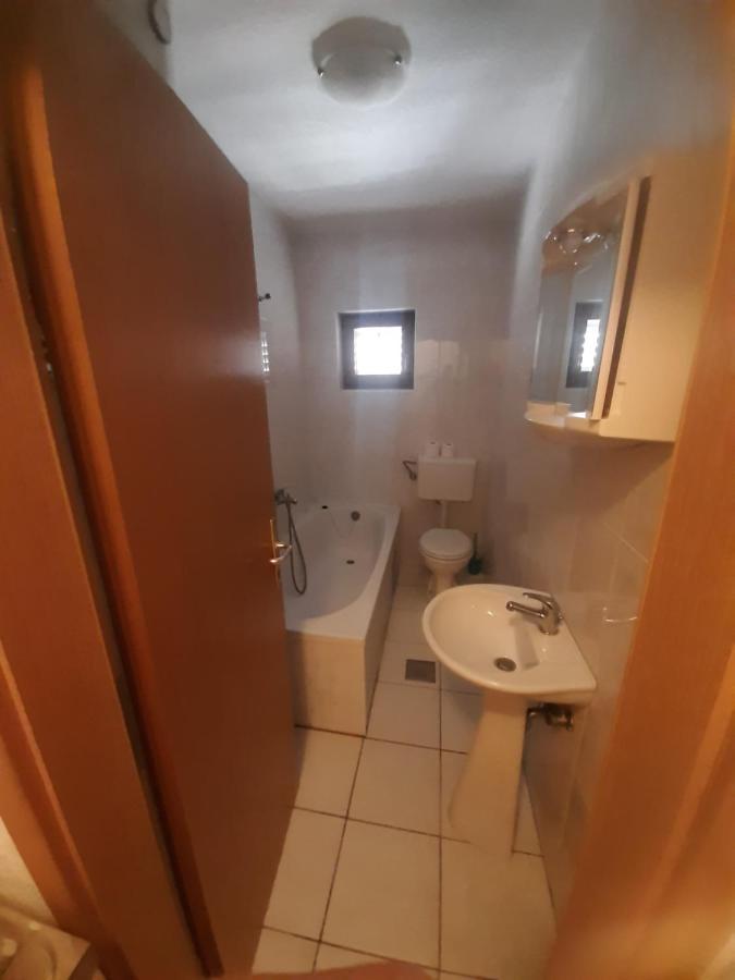 Milunovic Apartmani Makarska Exterior foto